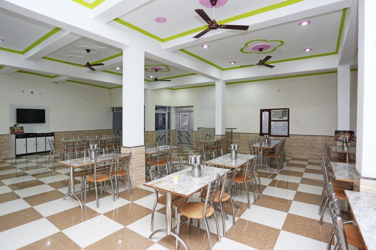 Oyo 29517 Hotel Barsana Palace Chhata Exterior photo