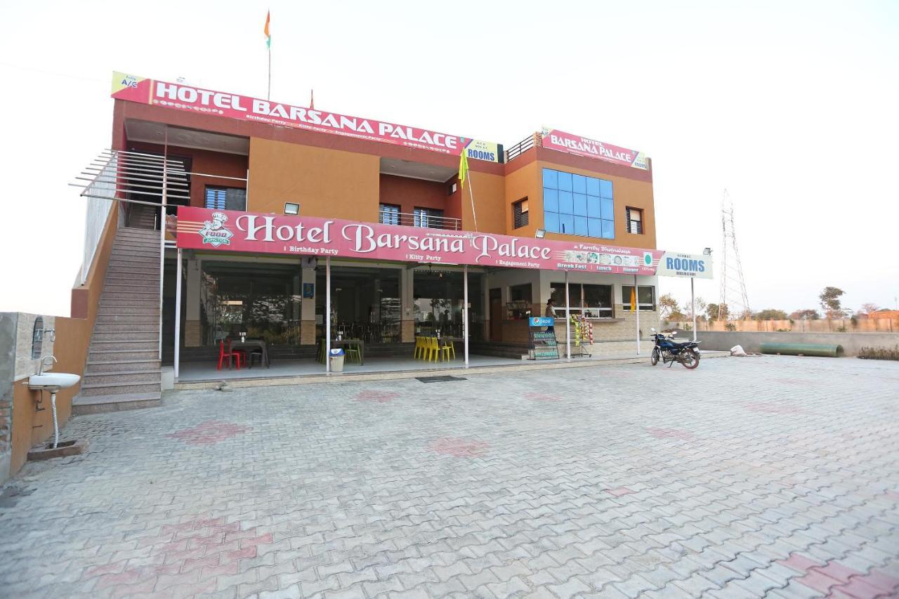 Oyo 29517 Hotel Barsana Palace Chhata Exterior photo